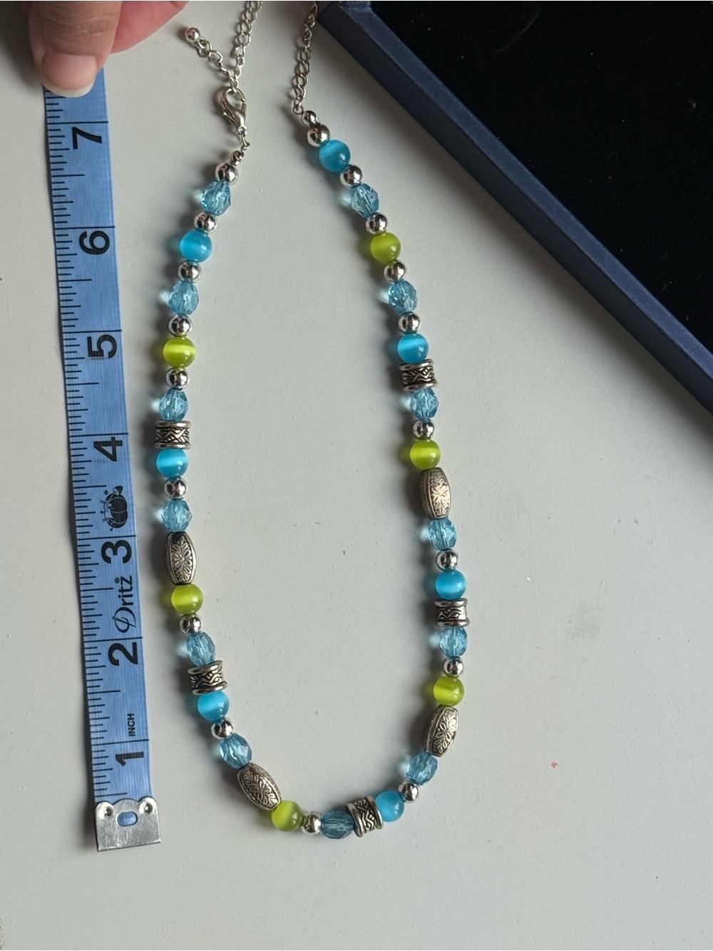 Beautiful beaded necklace - Picture 3 of 3